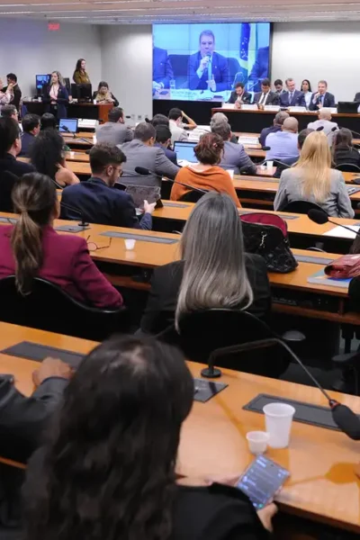 Câmara dos Deputados inicia análise da redução da maioridade penal para 16 anos
