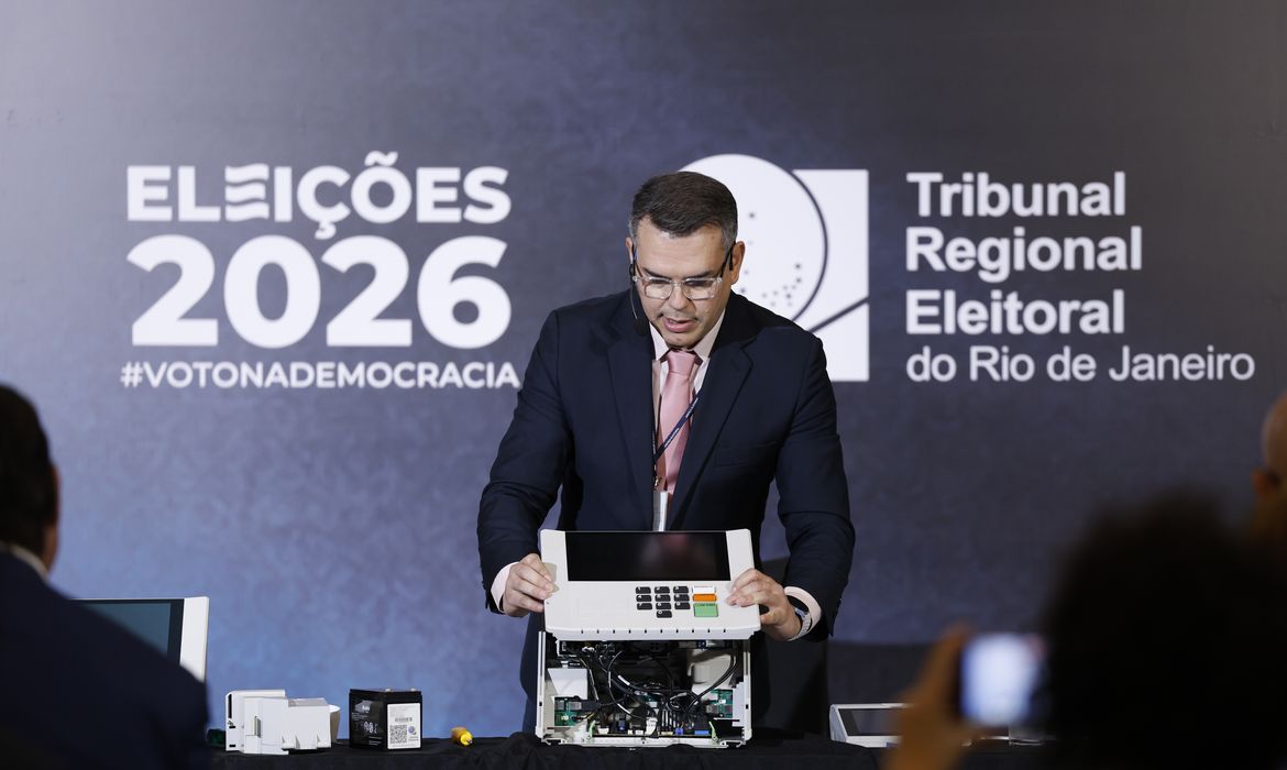 Tre-rj abre urna eletrônica ao público para reforçar segurança das eleições 2026