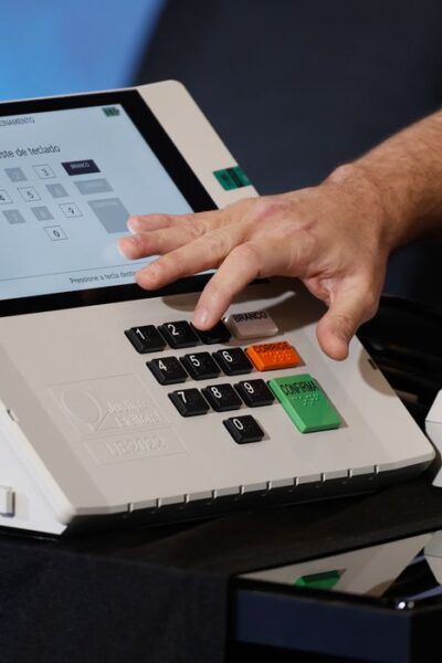 TSE reafirma transparência e segurança do sistema de votação para as eleições de 2026