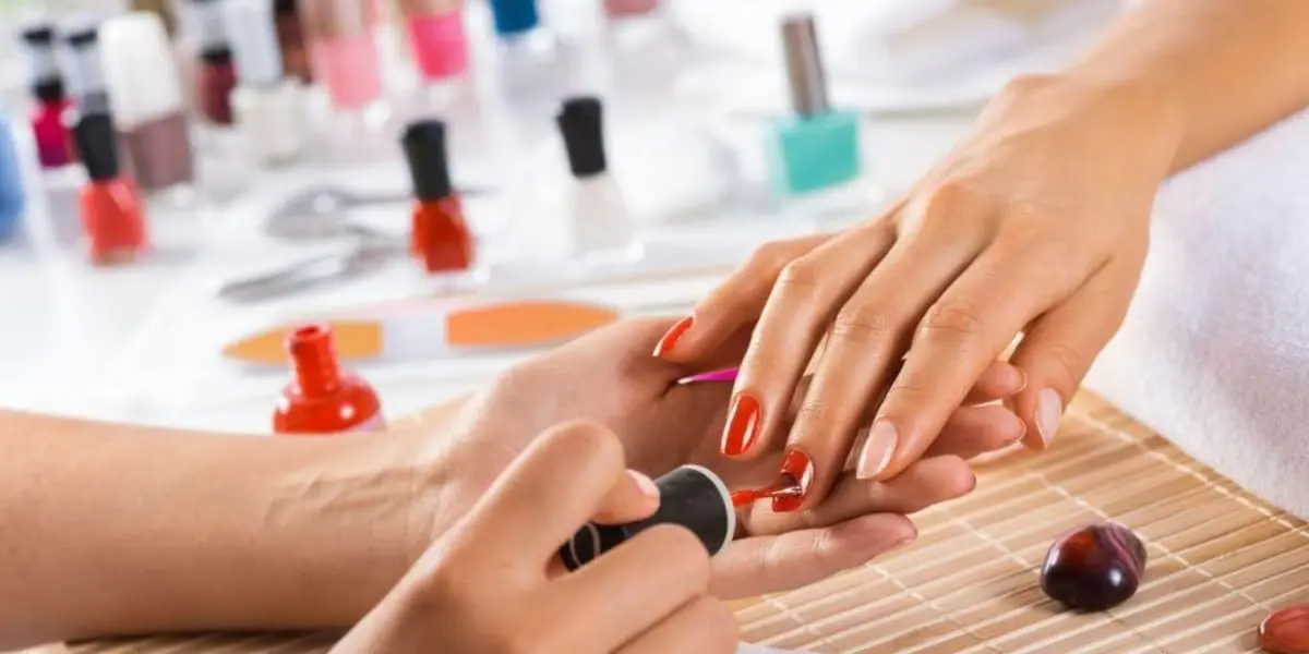 7 Cores de esmalte versáteis que combinam com qualquer look e ocasião