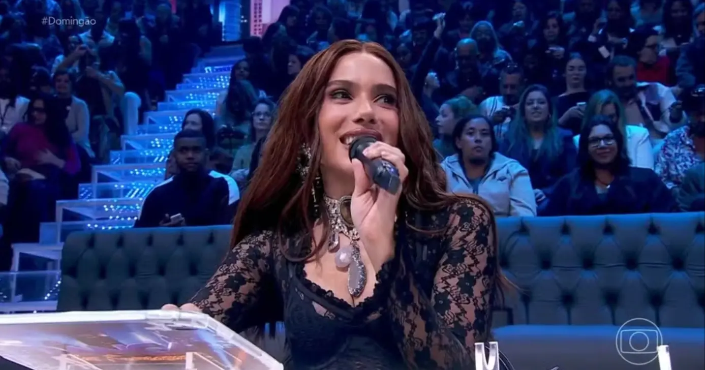 Anitta expõe bastidores da Globo e revela truque de plateia no Domingão com Huck