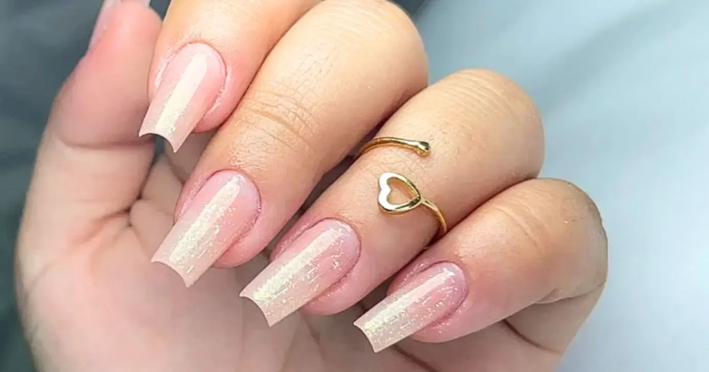 Cinco hábitos essenciais para fortalecer unhas longas e evitar que elas quebrem
