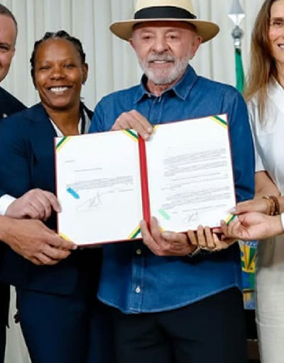 Nova lei sancionada por Lula impõe diretrizes para o futebol feminino e mudanças nas Safs