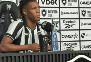Palmeiras planeja nova investida por Danilo e avalia oferta milionária ao Botafogo