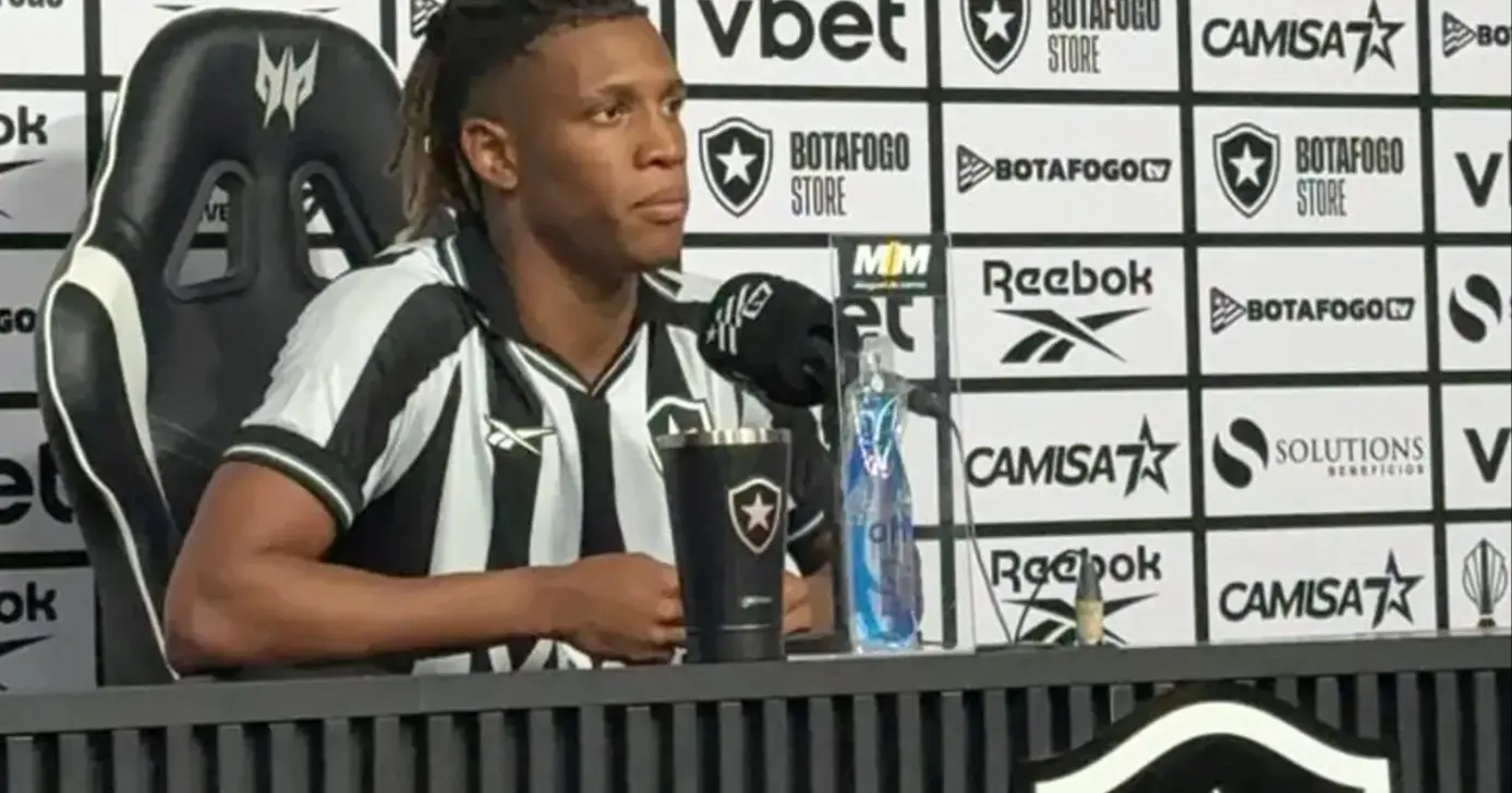 Palmeiras planeja nova investida por Danilo e avalia oferta milionária ao Botafogo